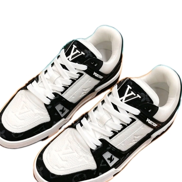 Louis Vuitton Black and White Sneakers - Picture 3 of 8